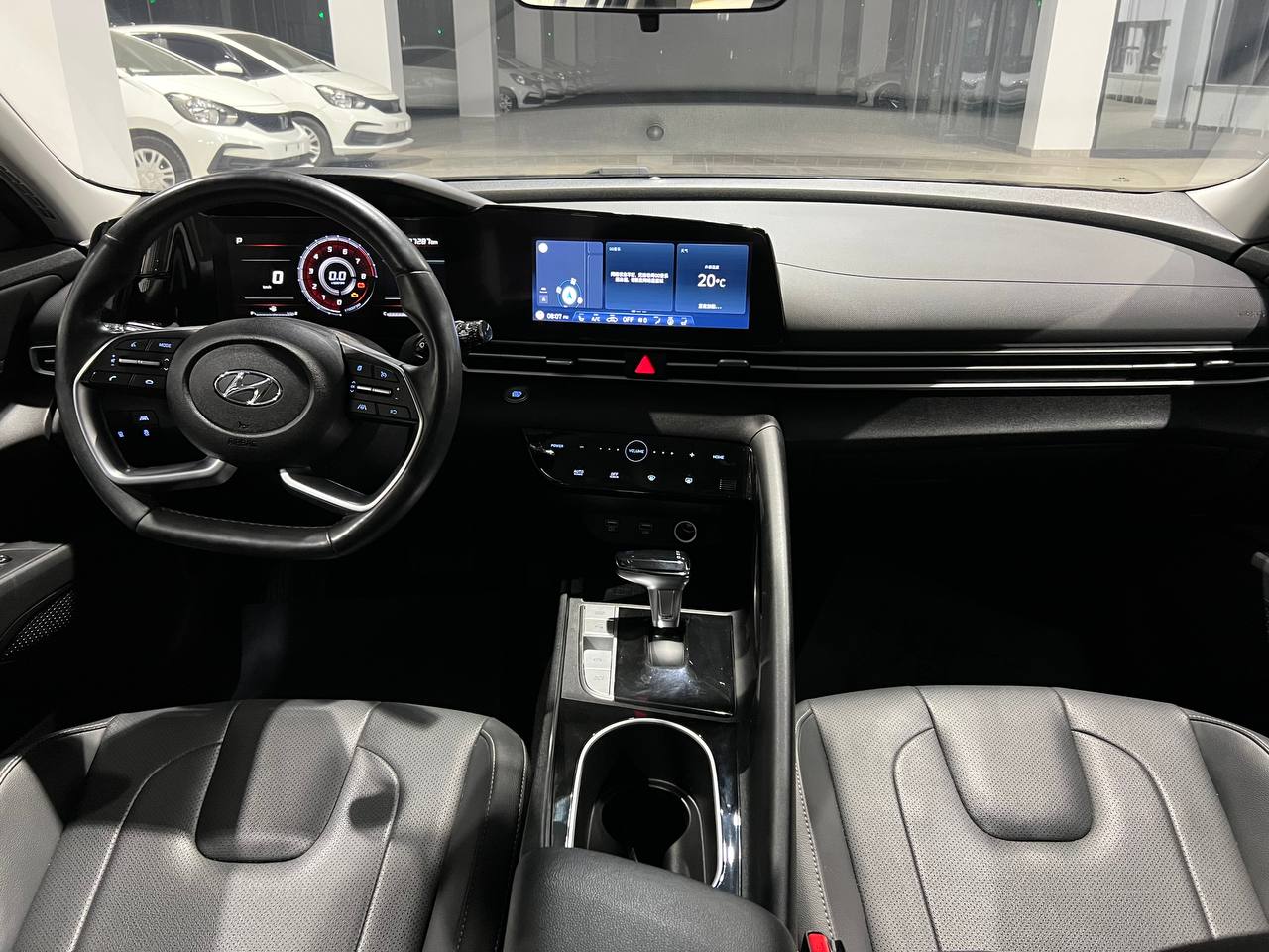HYUNDAI ELANTRA