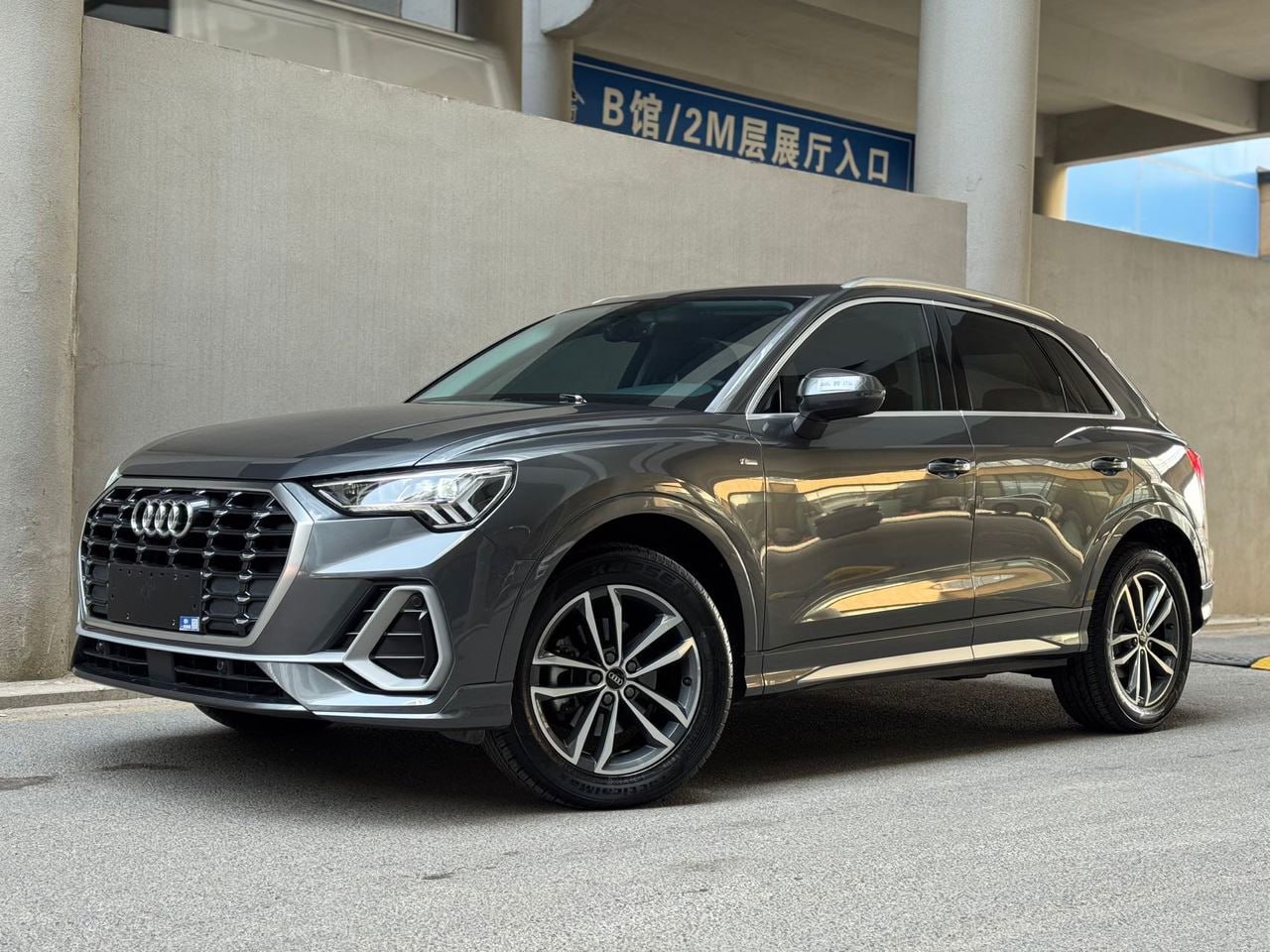 AUDI Q3