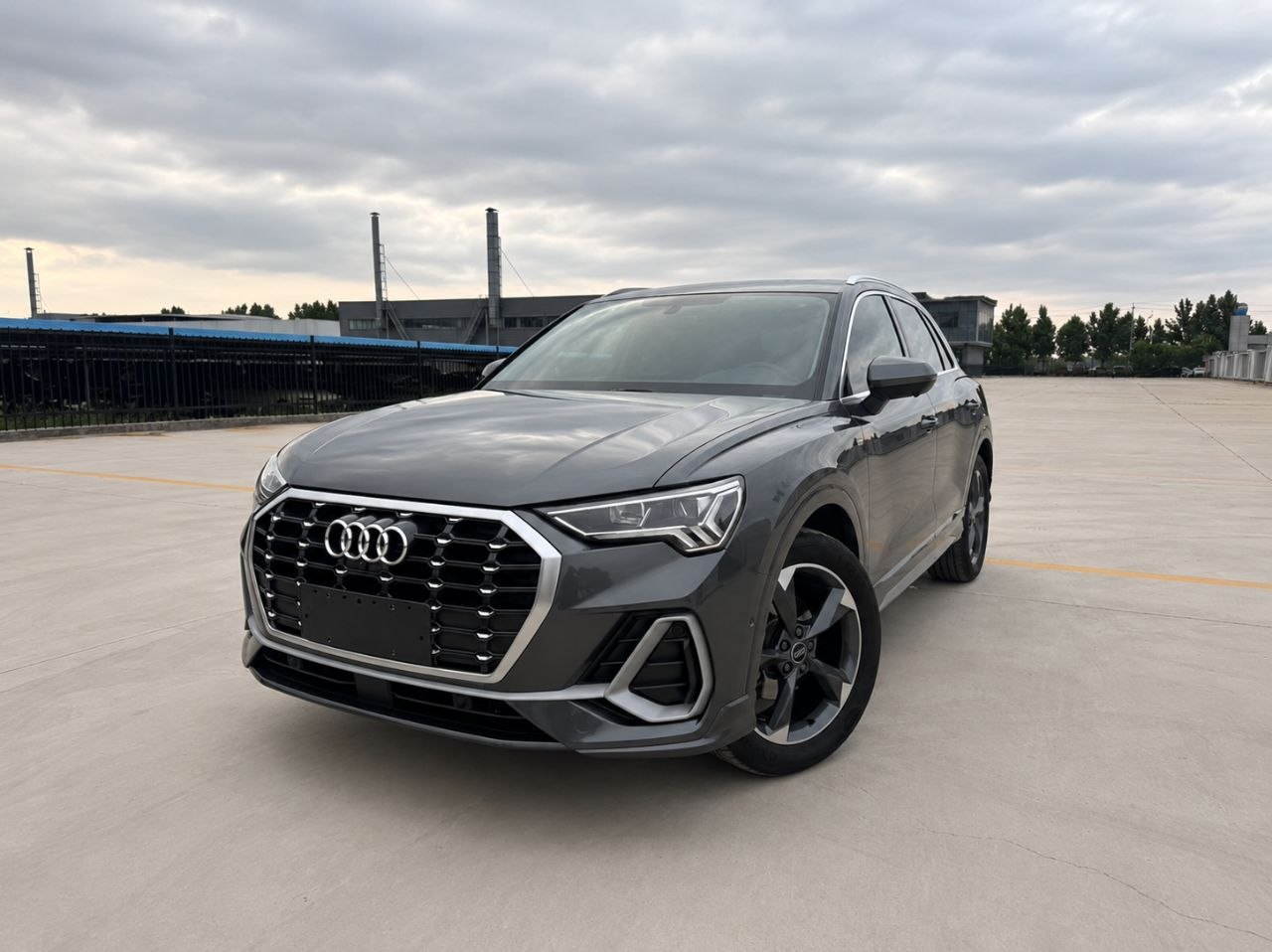 AUDI Q3
