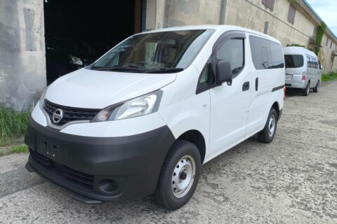 NISSAN NV200