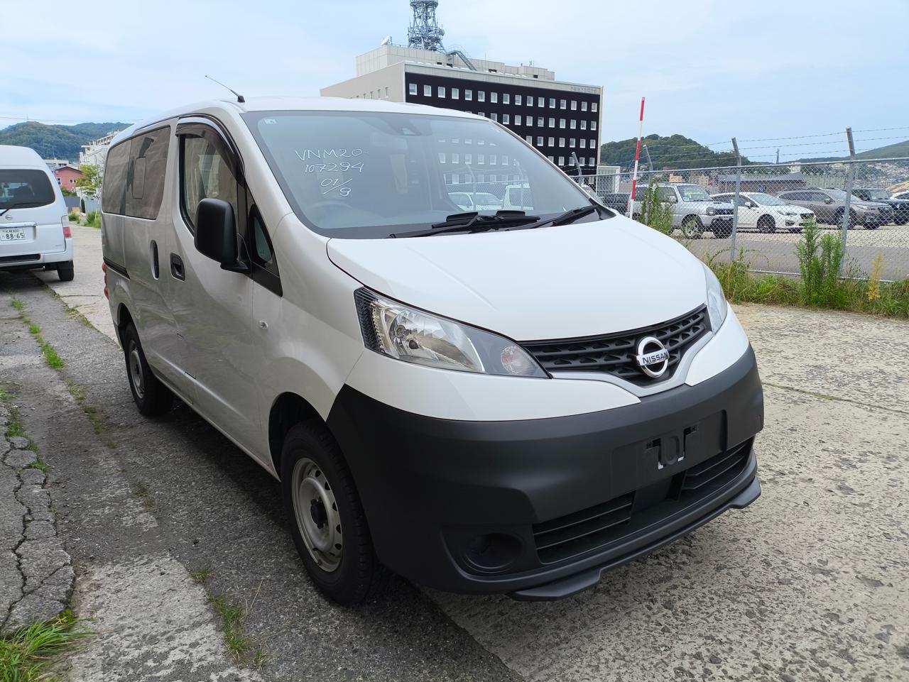 NISSAN NV200