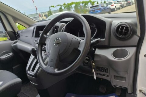 NISSAN NV200