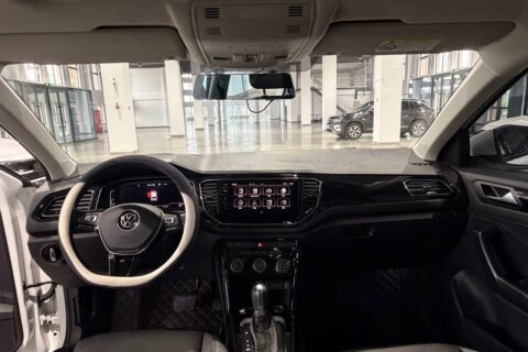 VOLKSWAGEN T-ROC