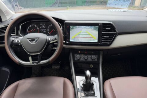 JETTA VS5