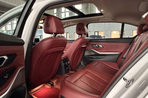 BMW 3 SERIES